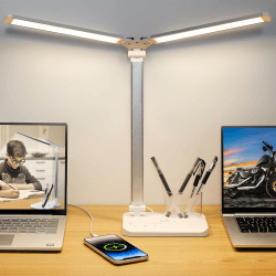 iVict Dual Swing Arm LED Schreibtischlampe, 5-Modi Touch Control Helligkeitsstufen Schreibtischlicht mit 45-Minuten Auto-Off Timer, USB-Ladeanschluss, Speicherfunktion, Stifthalter für Büro Weiß