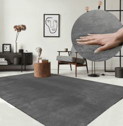 the carpet Relax kuscheliger Kurzflor Teppich, Anti-Rutsch Unterseite, Waschbar bis 30 Grad, Super Soft, Felloptik, Anthrazit, 160 x 220 cm 160 x 220 cm Anthrazit