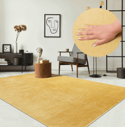 the carpet Relax kuscheliger Kurzflor Teppich, Anti-Rutsch Unterseite, Waschbar bis 30 Grad, Super Soft, Felloptik, Gold, 160 x 220 cm 160 x 220 cm Gold