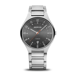 BERING Herren Uhr Quarz Movement - Titanium Collection mit Titan und Saphirglas 11739-XXX Armbandsuhren Silber/Grau