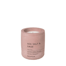 blomus -FRAGA- Duftkerze S aus Sojawachs, Withered Rose, hochwertiger Raumduft, charakteristische Beton-Optik, Duft SEA SALT & SAGE, 24 h Brenndauer (H / B / T: 8 x 6,5 x 6,5 cm, Withered Rose, 65651) S Withered Rose