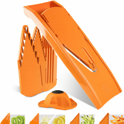 Börner Gemüsehobel V1 (Starter Set) • V-Hobel mit 4 Einsätzen & Fruchthalter • Verstellbarer Hobel für Gemüse & Obst • Gemüseschneider für Scheiben, Streifen & Würfel • Farbe: Orange Starter Set Orange