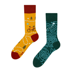 Dedoles Socken Unisex Damen Herren & Kinder Baumwolle viele lustige Designs Fussball Fahrrad Pferde Pflanzen Feuerwehr Geschenk links rechts verschieden 43-46 Auf der Strecke