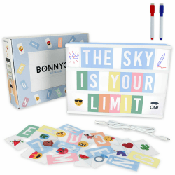 Light Box Blau A4 mit 400 Buchstaben, Emojis, 2 Stifte, USB - BONNYCO | Ä Ö Ü ß | Blaue LED Lightbox Junge Kinderzimmer & Baby Party | Lichtkasten Buchstaben Geschenk für Geburtstag & Weihnachten
