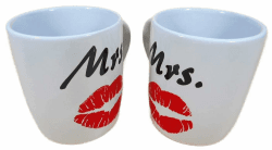 2er Set Mrs. & Mrs. Tasse 9,5 x 8,5cm Frau lesbisch Kussmund Mund Deko SRBG J113