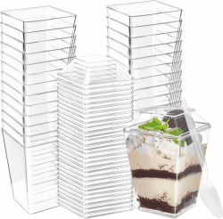 Wubushan Dessertgläser Plastik 160ml, 30 Stück Dessertbecher Plastik Wiederverwendbar, Dessertschalen Eckig mit Deckel und Löffeln, Desert Becher für DIY Desserts Pudding Mousse Eis