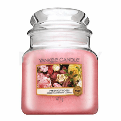 Yankee Candle Duftkerze im Glas (mittelgroß) / Fresh Cut Roses / Brenndauer bis zu 75 Stunden