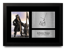 HWC Trading Johnny Depp A4 Gerahmte Signiert Gedruckt Autogramme Bild Druck-Fotoanzeige Geschenk Für Pirates Of The Caribbean Filmfans 🏴‍☠️