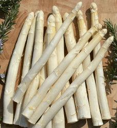 🌱 Premium-Qualität: Bleichhof Bleichspargel (geschält und vakuumiert) aus eigenem Anbau - 2 kg (1er Pack)