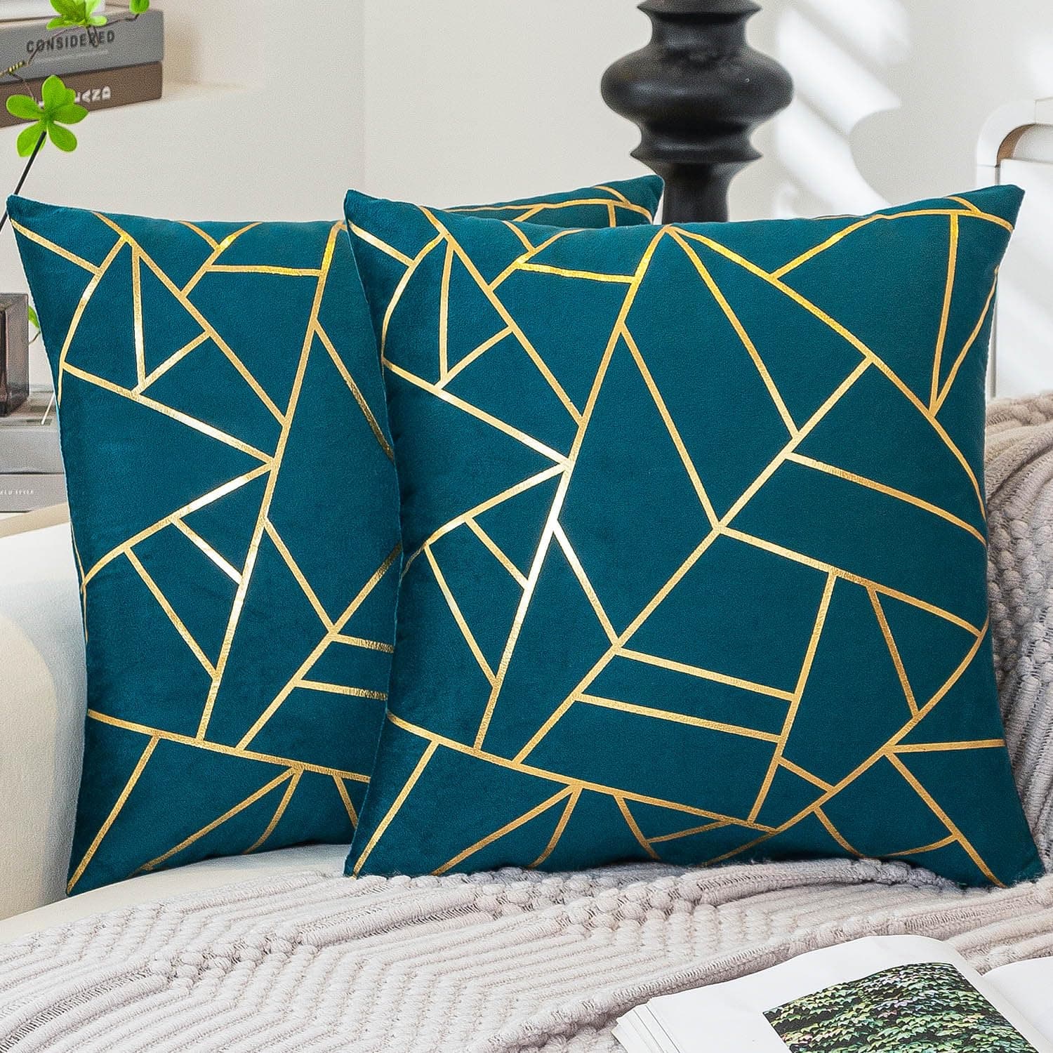 ViaElayu Kissenbezug Türkis mit goldenem geometrischem Deko | 2er Set 45 x 45 cm