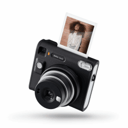📸 Angebotsknüller: instax Square SQ 40™ Black Kamera für nur 124.99€! Angebot bei HelloDeals