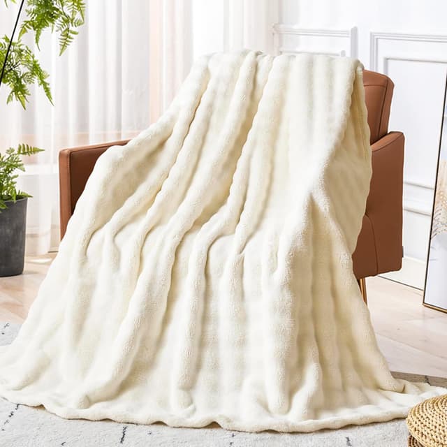 🛋️🛏️ KOIUEYW Weiß Kuscheldecke, Warme Kuschelige Sofadecke Kuschelig Couch Decke Wohndecken, Flauschige Blanket Streifen Design Kuschelige Decke für Sofa Wolldecken für Couch, 200 x 230 cm Weiß