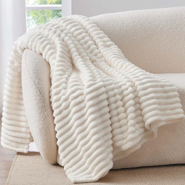 BEDELITE Kuscheldecke Flauschig Decke Klein 😍 - Sofadecke Elfenbein Weiß 125x150, Hochwertiges Flanellmaterial