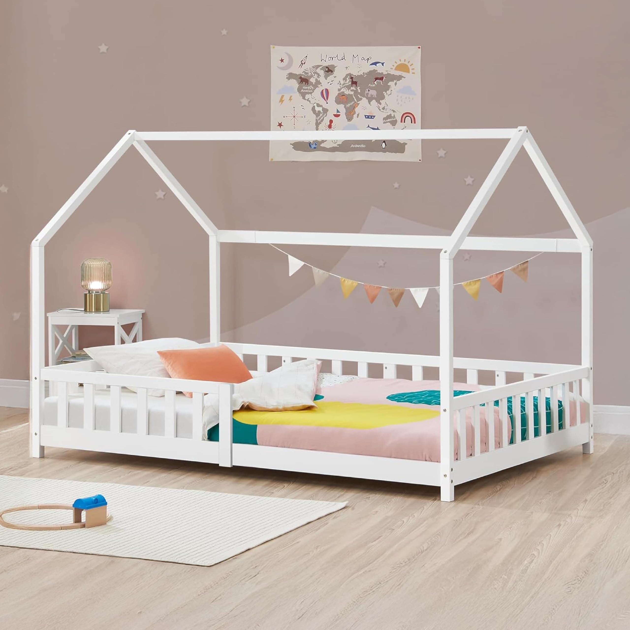 🏠 [en.casa] Kinderbett Hesel Hausbett Weiß 90 x 200 cm mit Rausfallschutz und Lattenrost