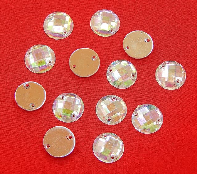 Glitzernde Strasssteine zum Aufnähen - Kristall Acrylsteine Set