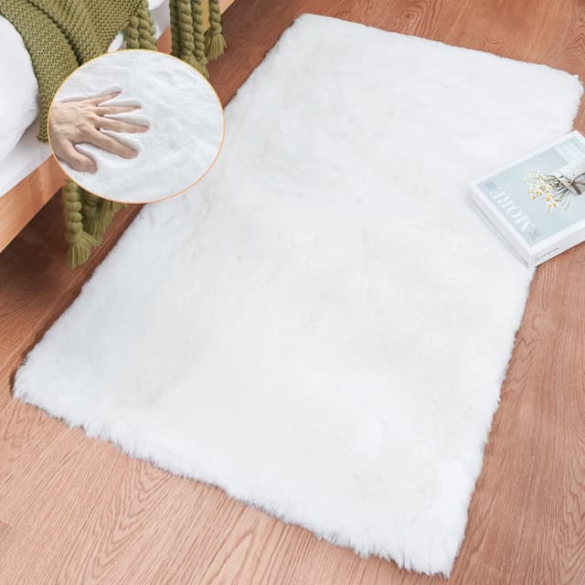 ORINOVA Teppich Schlafzimmer Waschbar Fellteppich Weiß Flauschig Kunstfell Kurzflor 60x90 cm