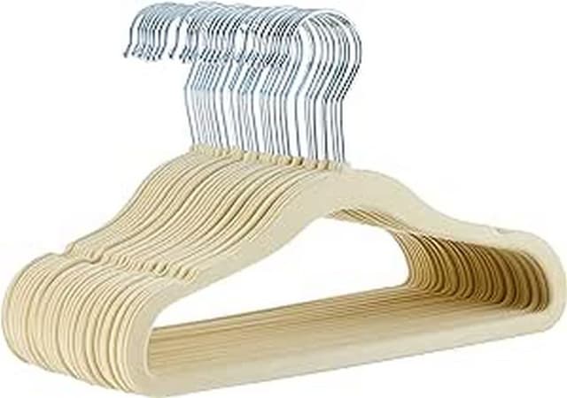 👶👕 Amazon Basics Kinder-Kleiderbügel aus Samt 30er-Pack - Beige 🛍️