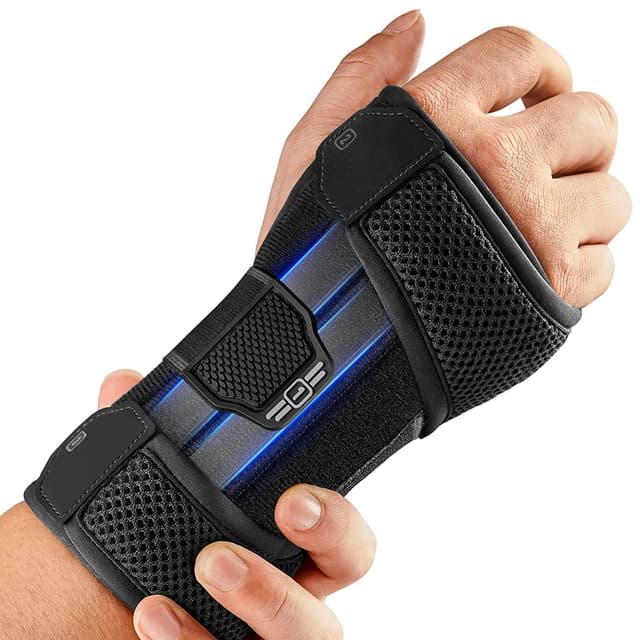 FREETOO Handgelenkstütze mit 3 Metallschiene zur Karpaltunnelsyndrom, Komfort Handgelenk Bandagen mit Weiche Polster für Frauen Männer, Handgelenkschiene für Tendinitis,Arthritis,Verstauchungserholung S/M(Handgelenk 13-19 CM) Rechts-Schwarz 🌟