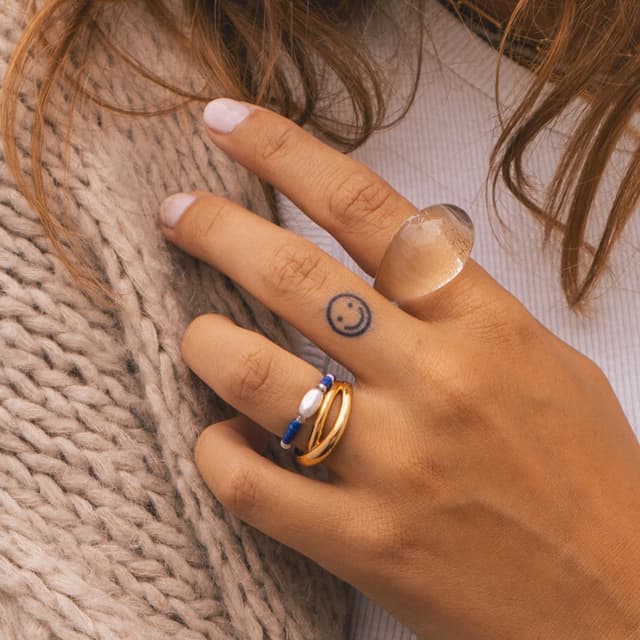 Inkster Tattoo - Runder Smiley Tattoo | Temporäres Tattoo mit EU-Kosmetikzertifizierung