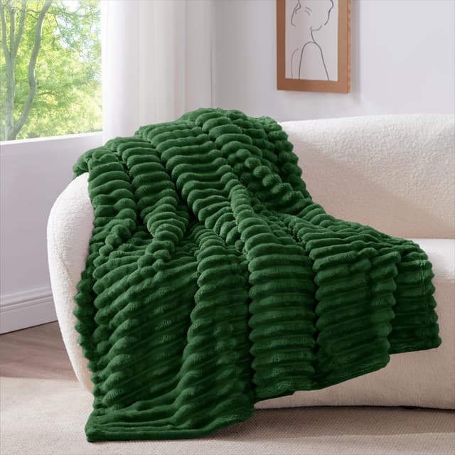 BEDELITE Kuscheldecke Flauschig Decke Klein - weiche Flanell Decken Grün 125x150 für Sofa, Deko Streifen Cord Fleecedecke Dunkelgrün als Sofaüberwurf für Wohnzimmer, Throw Blanket Wide Use Dunkelgrün 125 x 150 cm