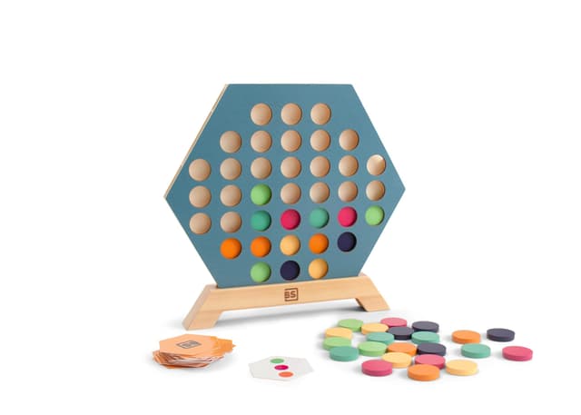 BS Toys Gesellschaftsspiel 3-in-Einer-Reihe - Variante von Vier gewinnt -Hexagonales Strategiespiel aus Holz mit umdrehbaren Karten - Für Kinder ab 5 Jahren und älter - 2-4 Spieler