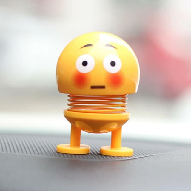 Bolwins D19CS Auto Dekoration Wackelfigur – Lustige Kopfschütteln Puppe, 8cm hoch, 5cm breit, ca. 60g – Ausdrucksvolle Autoaccessoires und Spielzeug für Fahrzeuginnendekoration