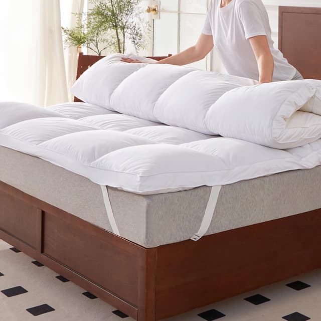 DOWNFOCUS Matratzentopper 140x200cm aus 100% Goose Federn, 7cm Höhe mit Goose Federn Topper 100% Baumwolle Bezug Daunendicht, Öko-Tex 100 Klasse 1 Zertifiziert, Downpass 140 x 200 cm