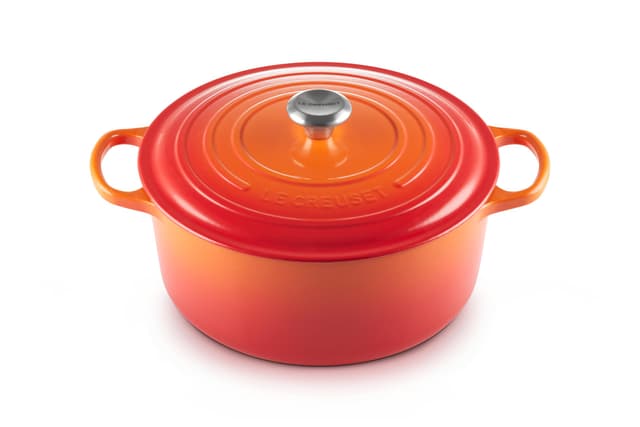 Le Creuset Signature Gusseisen-Bräter mit Deckel, Ø 30 cm, Rund, Für alle Herdarten und Induktion geeignet, Volumen: 8.1 l, 7,165 kg, Ofenrot, 21177300902430 Ofenrot 30 cm
