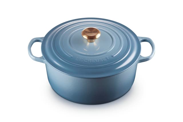 Le Creuset Signature Gusseisen-Bräter mit Deckel, Ø 28 cm, Rund, Für alle Herdarten und Induktion geeignet, Volumen: 6,7 l, 6,125 kg, Chambray, 21177284344441 30 cm Kirschrot