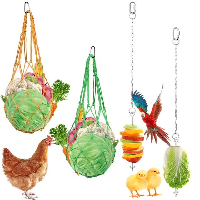 Huhn Gemüse Spieß Gemüse Hängende Futterspender Spielzeug Huhn Obst Feeder Huhn Gemüse Schnur Tasche Geflügel Obst Halter Huhn Kohl Futterspender (2 Spieße + Gelbe und Grüne Beutel)