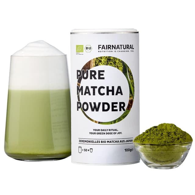 FAIRNATURAL® Zeremonielles Bio Matcha Pulver aus Japan höchster Qualitätsstufe [100g] - Premium Matchapowder 100% Rein - Originales & Veganes Matchapulver für Matcha Latte, Kuchen & Matcha Grün-Tee 100g - 50 Portionen