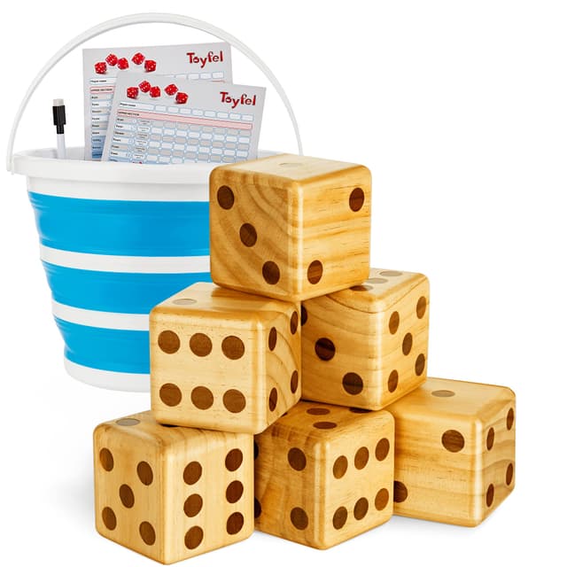 Toyfel Würfelspiel XXL Chuck – Indoor & Outdoor Spiel für Kinder & Erwachsene aus FSC® Kiefernholz - 6 Riesen Würfel (9 cm groß) mit klappbarer Falteimer inkl. abwaschbarer Punktetafel & Stift