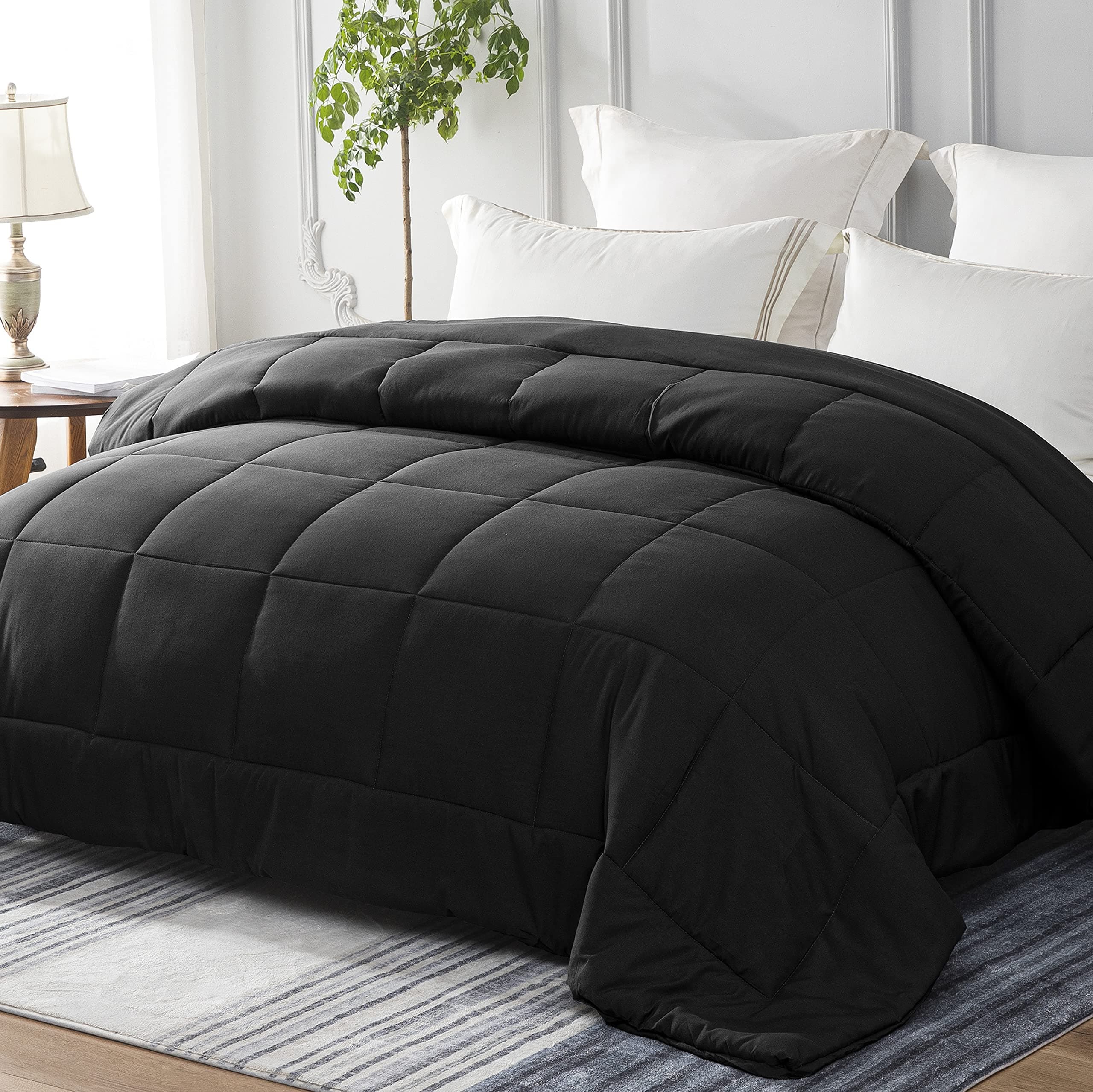 Yebeda 4-Jahreszeiten Bettdecke in 155x220 cm Schwarz, Atmungsaktive und Superweiche Ganzjahres-Steppdecke Schlafdecke Schwarz 155 x 220 cm