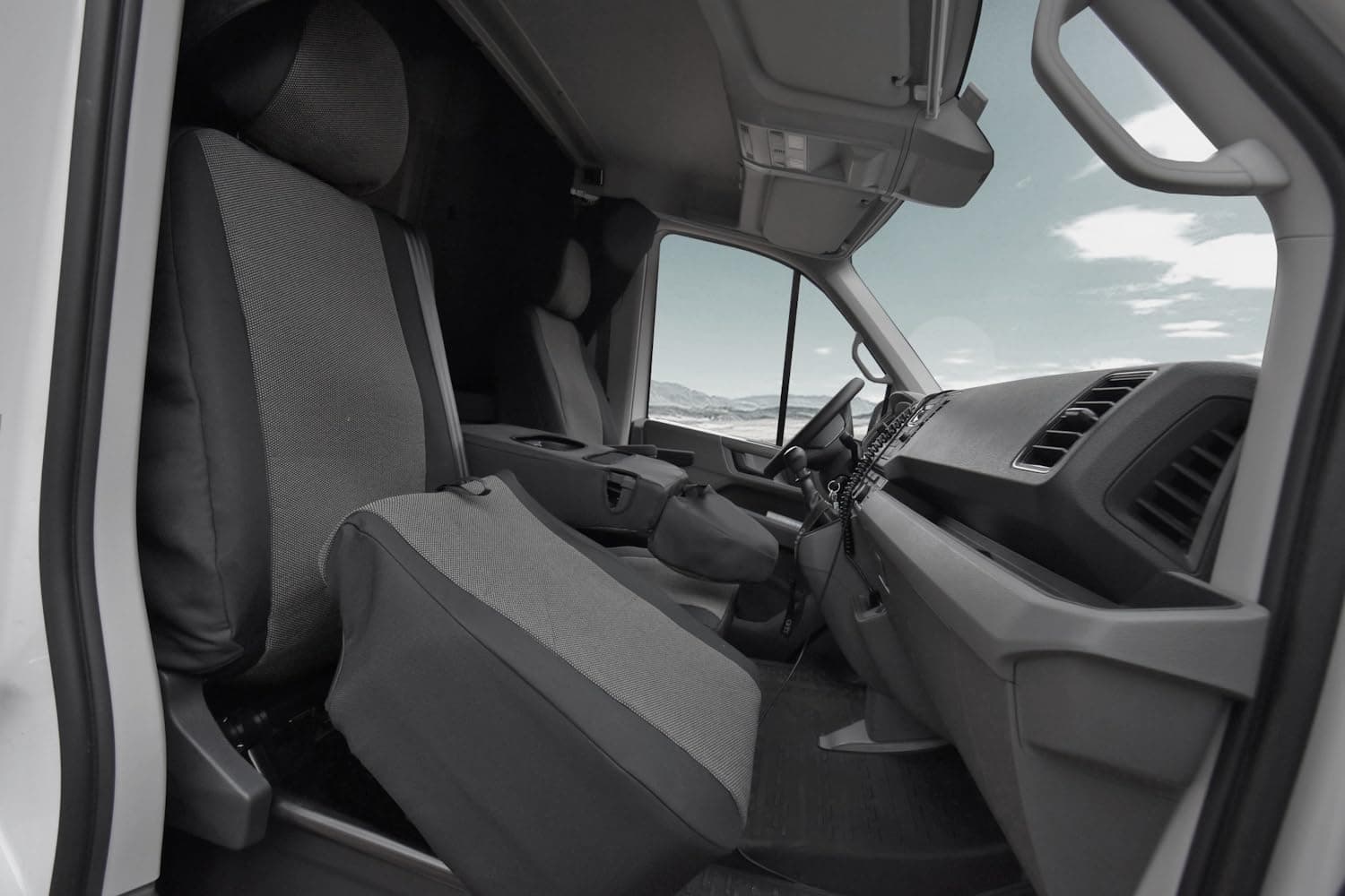 Z4L Sitzbezüge Hero Passgenau geeignet für VW Crafter ab 2017-1+2 Angebot bei HelloDeals