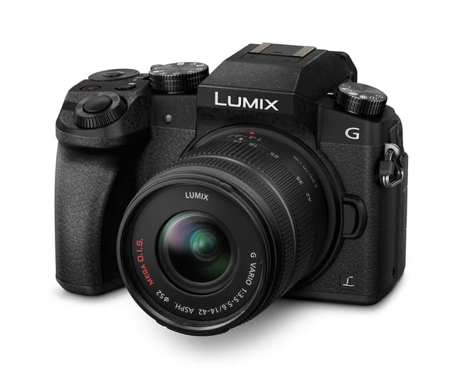 Panasonic LUMIX G DMC-G70KAEGK Systemkamera (16 Megapixel, OLED-Sucher, 7,5 cm OLED Touchscreen, 4K Foto und Video) mit Objektiv H-FS14042E schwarz Schwarz DMC-G70 mit Objektiv H-FS14042