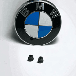 BMW Original Logo für Motorhaube mit Ösen. Angebot bei HelloDeals