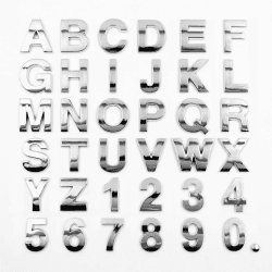 ABS Kunststoff Buchstaben Embleme 25x25mm für Auto Motorrad Briefkasten individuelle Kunststoffbuchstaben Aufkleber zum Aufkleben selbstklebend wetterfest (Chrom Silber) Angebot bei HelloDeals
