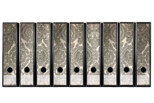 codiarts. Ordnerrücken selbstklebend | Etiketten Set für 9 breite Ordner | gestantzt mit Griffloch | Rückenschild breit | Vintage Design Ornamente grau beige