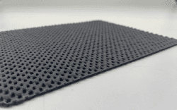 Black-CAT Original Uni-Car-Mate Antirutschmatte 600×450mm – rutschfest & hochreißfest, ideal zur Ladungssicherung im Kofferraum, für Pkw & Kleintransporter, langlebig & ohne Kleber fixierbar Angebot bei HelloDeals