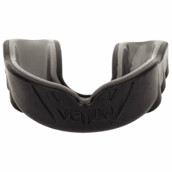 Venum Challenger Mundschutz Einheitsgröße Schwarz/Schwarz Angebot bei HelloDeals