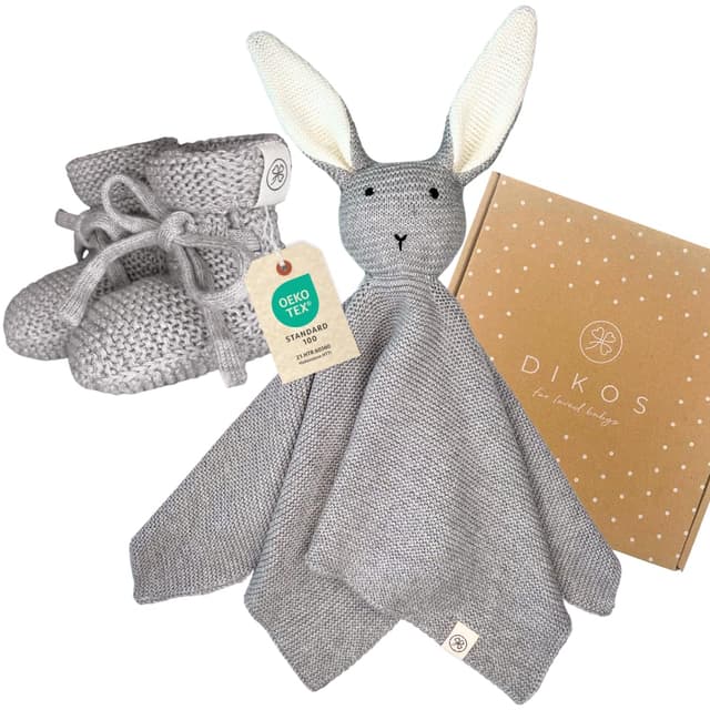 DIKOS® Kuscheltuch SCHMUSE-HASE & Söckchen – Premium Geschenkset aus weicher, gestrickter Bio-Baumwolle (Oeko-TEX) für Neugeborene – Schnuffeltuch als erstes Kuscheltier – zur Geburt Grau