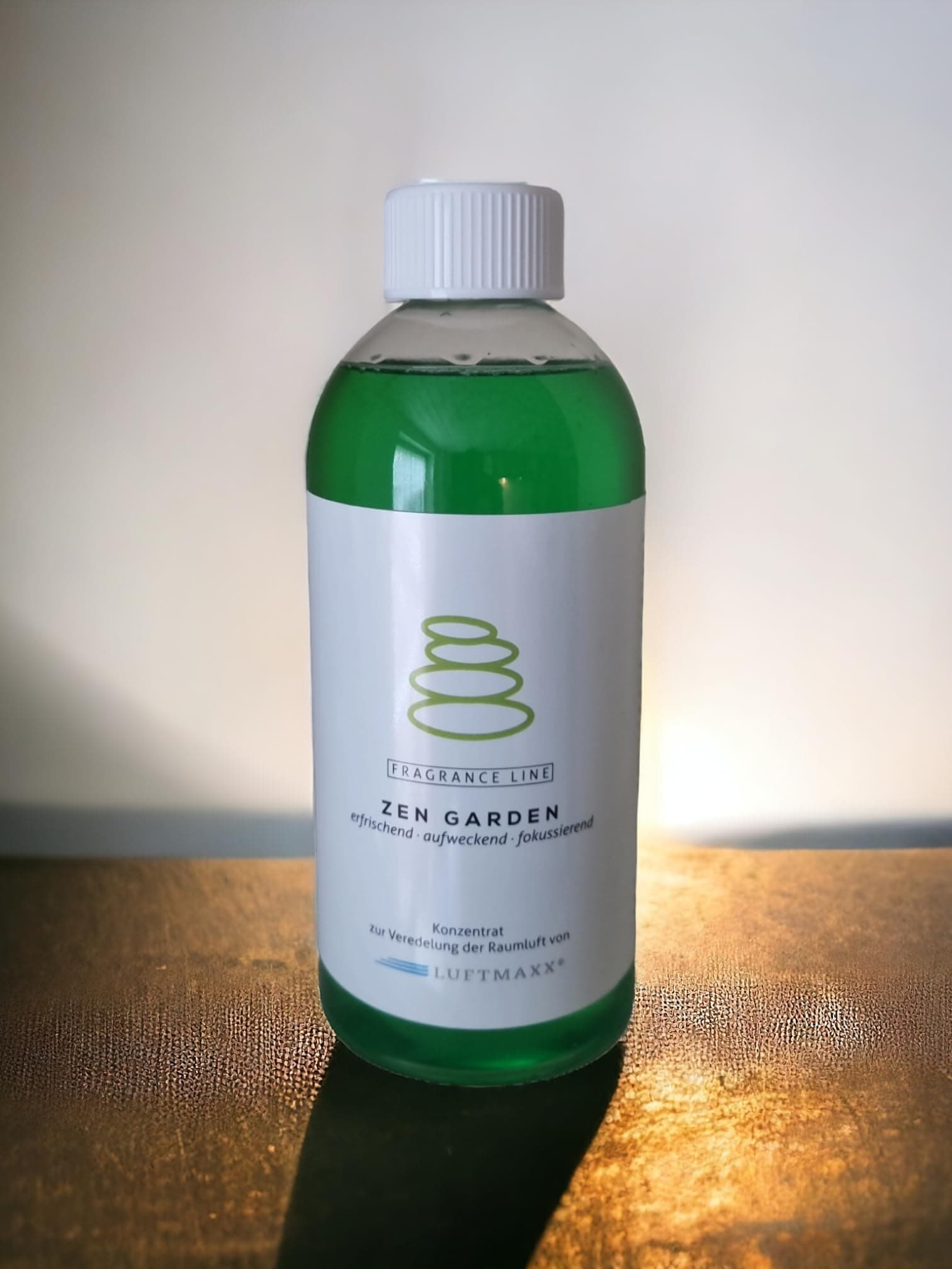 LUFTMAXX ZEN GARDEN Duftstoff 500ml Erfrischend - aufweckend - fokussierend MADE IN GERMANY ! AKTION 3 Produkte kaufen - 1x Duft gratis ! für Luftreiniger -/ erfrischer, Kugel, Diffusor, Bowl,Lampe spritzig -grünes - holziges Bouqet 500 ml (1er Pack) Angebot bei HelloDeals