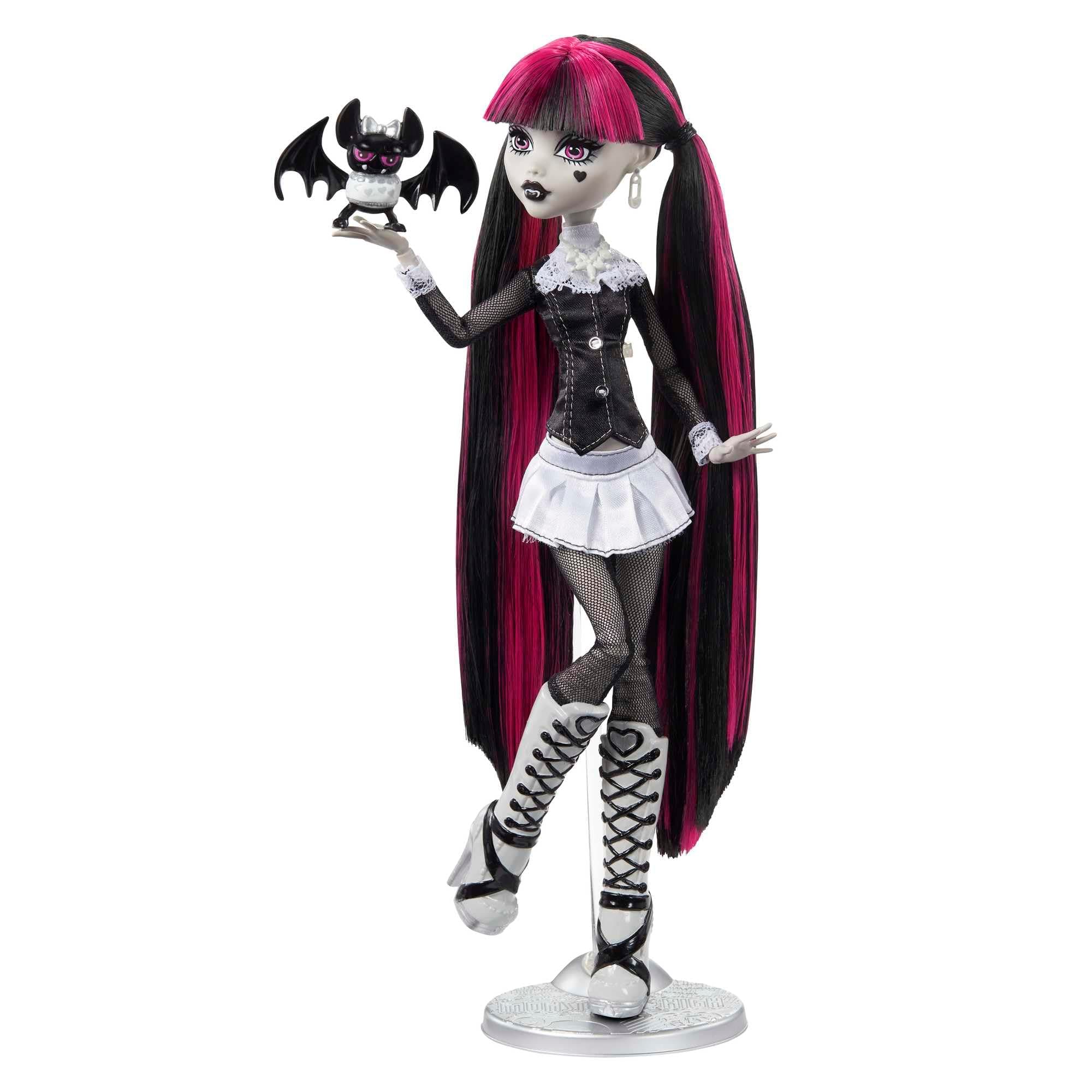 Monster High-Puppe Draculaura in Schwarzweiß, Reel-Drama-Sammlerpuppe, Poster in Puppengröße und Lebensgröße, Horrorfilm-Design, Spielzeug und Geschenke, HKN27 Rosa Angebot bei HelloDeals