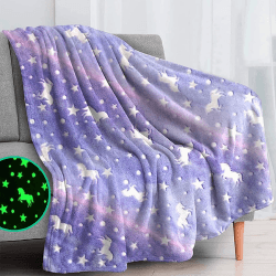 Kuscheldecke für Kinder, Einhorn Decke Kuscheldecke Leuchtet im Dunkeln, Sofadecke Kinderdecke für Mädchen, Superweiche Flanell Fleecedecke (Violett,150x200cm) Violett 150x200cm Angebot bei HelloDeals