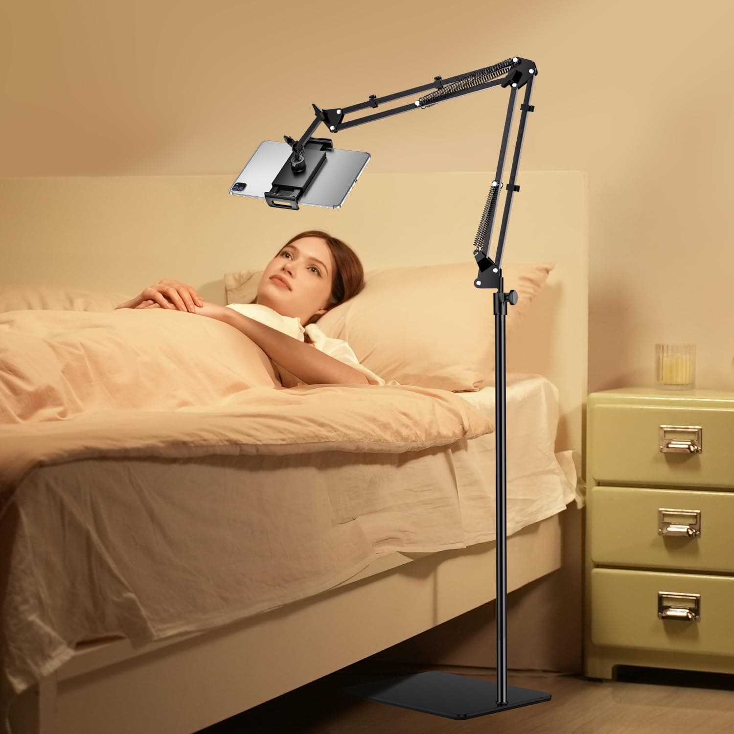 TRYONE Tablet Bodenständer Bett Kindle Halterung, Flexibler Verstellbarer Arm mit 1.85 kg Metall Basis Kompatibel mit iPad/Kindle/Handy/Switch/Fire/Galaxy Tabs, oder Anderen Geräten von 4,7-16.1 Zoll Schwarz Angebot bei HelloDeals