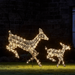 Lights4fun Harlow LED Rattan Rentier Figuren Mutter und Kind | Fernbedienung Timer | Solarbetrieben | Weihnachtsbeleuchtung Außen Weihnachtsfigur | 102 cm & 60 cm Reh & Kitz Angebot bei HelloDeals