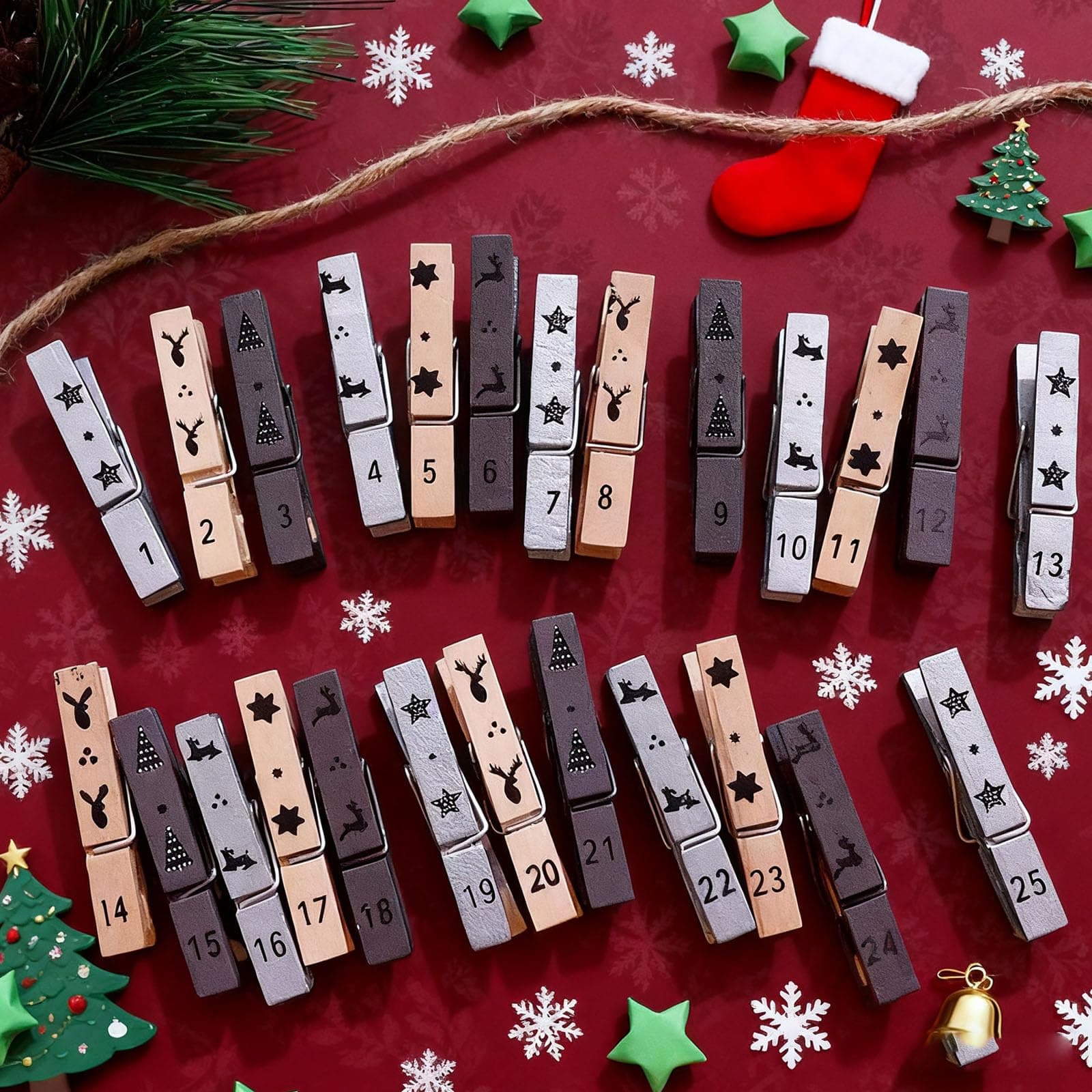 50 Stück Weihnachten Klammern, 2 Sets Adventskalender Zahlen Holzklammern,1-25 Weihnacht Mini klammern für Fotos Weihnachts-Countdown-Kalender Christbaumschmuck(Silver) Angebot bei HelloDeals