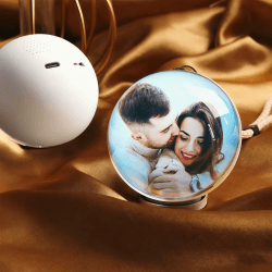 SOUFEEL 3D Kristallkugel Videoplayer, 70mm Digitale Erinnerungsanzeige Kristallkugel, Personalisierte Hochladbare Videos und Fotos, Geschenk für Jahrestage, Geburtstage und Weihnachten Mehrfarbig Angebot bei HelloDeals