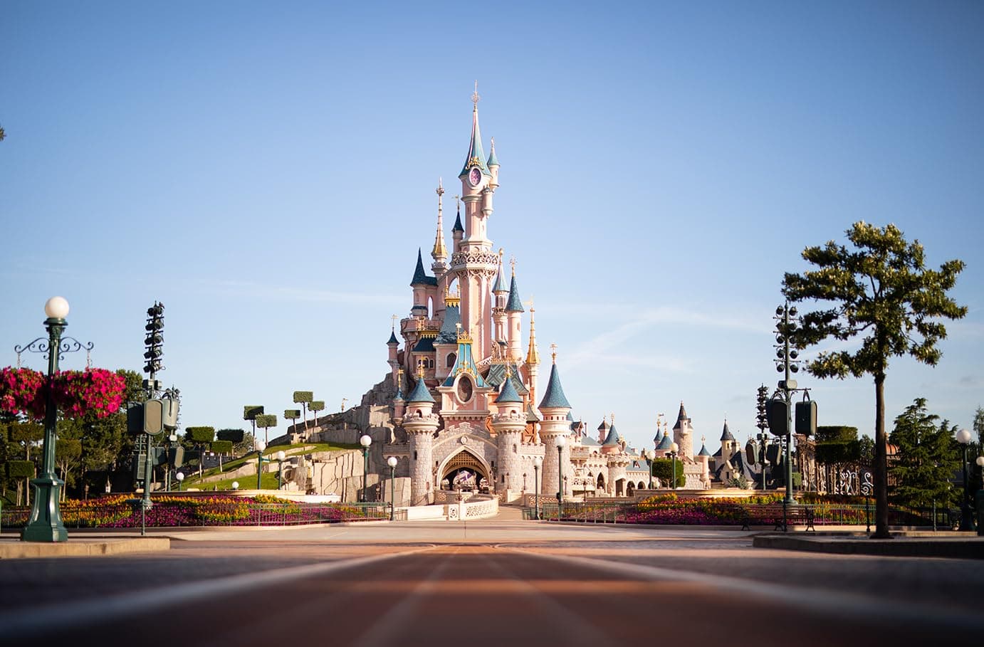 mydays Geschenkgutschein: Disneyland® Paris – Dein Wertgutschein über 249,90 € Angebot bei HelloDeals