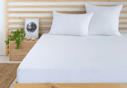 Todocama – Matratzenschoner, anpassbar, aus Frottee, wasserdicht, atmungsaktiv, für Bett von 140 x 190/200 cm, Weiß 140X190 /200 CM Angebot bei HelloDeals